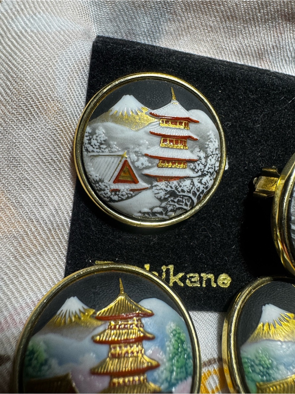 Vintage toshikane porcelain clip on ear rings - Picture 4 of 5
